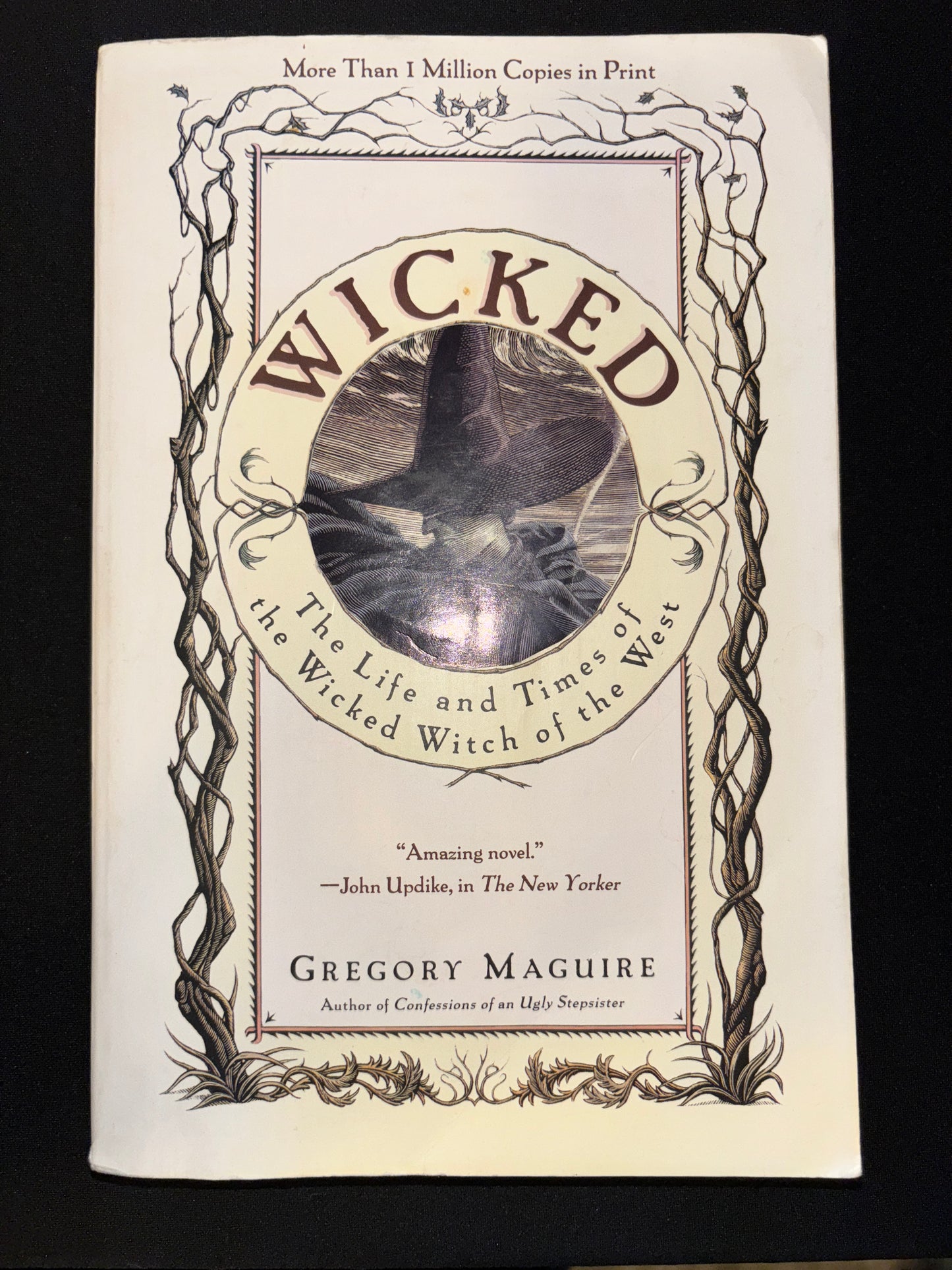 Wicked: The Life and Times of the Wicked Witch of the West - Gregory Maguire | Pre-Owned Paperback - Very Good Condition