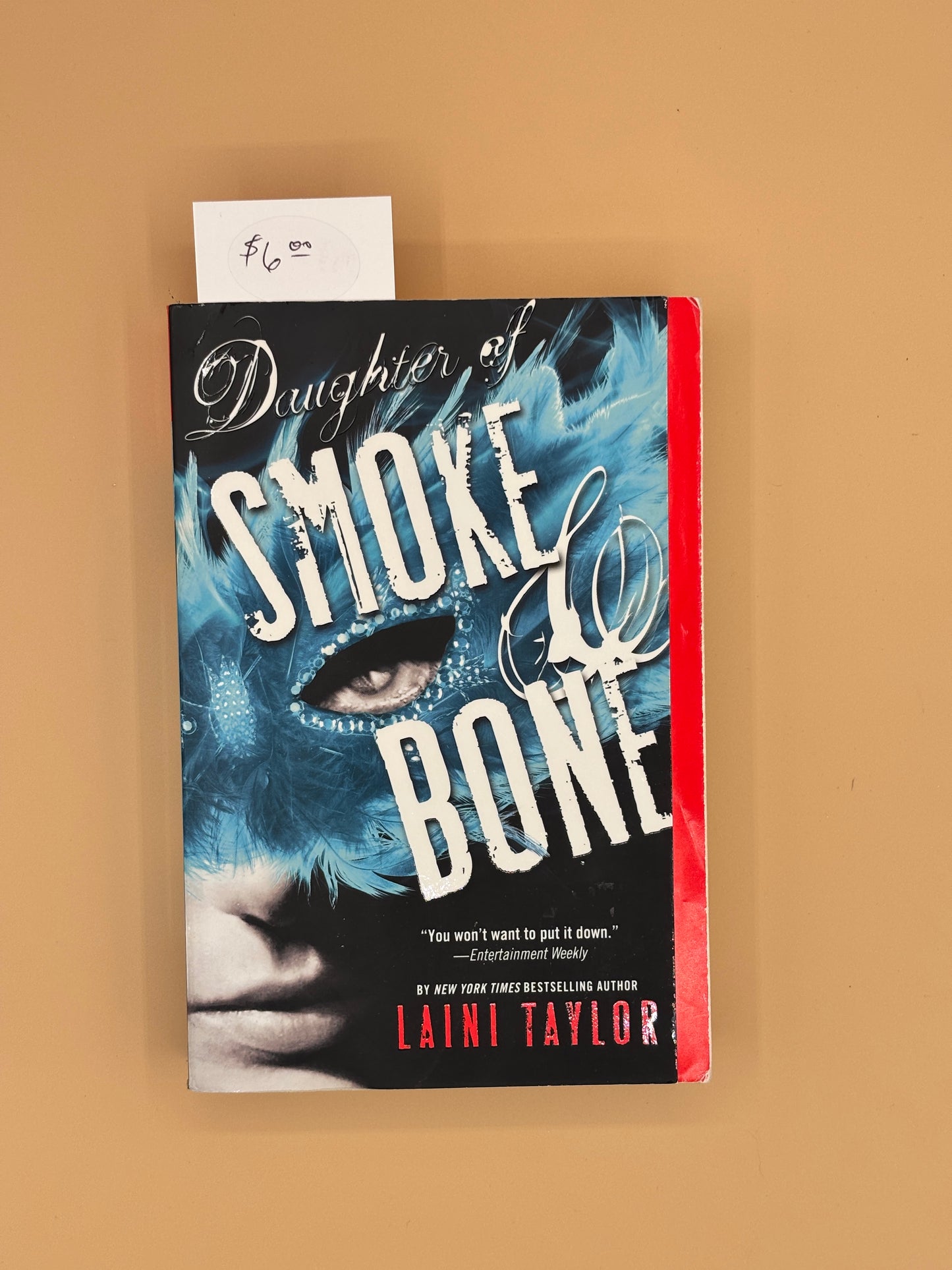 Daughter of Smoke & Bone - Laini Taylor | Pre-Owned Paperback - Very Good Condition